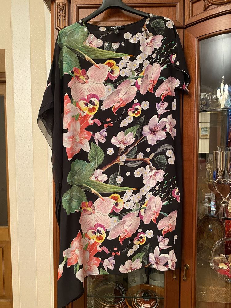 Шовкове плаття чорне в квіти, Chiara D’este, 48 р.