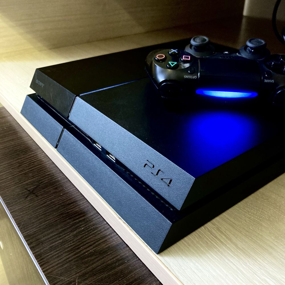 Sony PlayStation 4 (чудовий стан, DualShock 4, PS4, працює все)