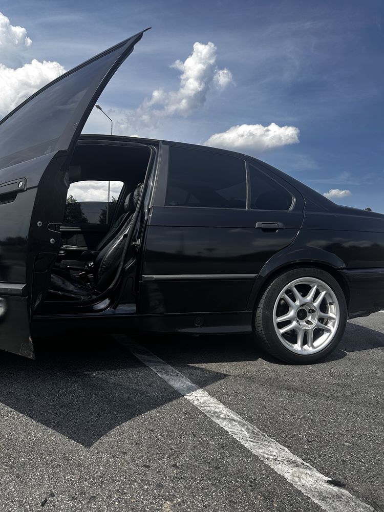 BMW е36 m52б25.