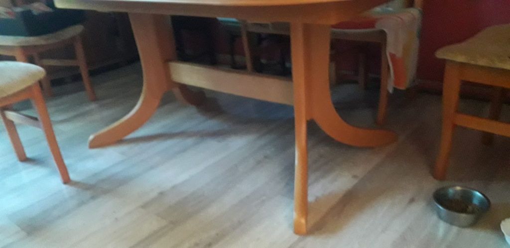 Sprzedam stół i 6 krzeseł