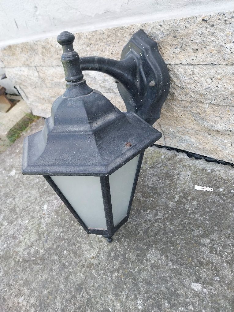 Lampa zewnętrzna