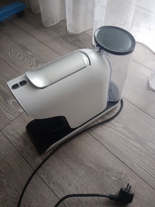 Кофеварка б,у хорошому стані фірма amaroy     дуже хороша на капсули