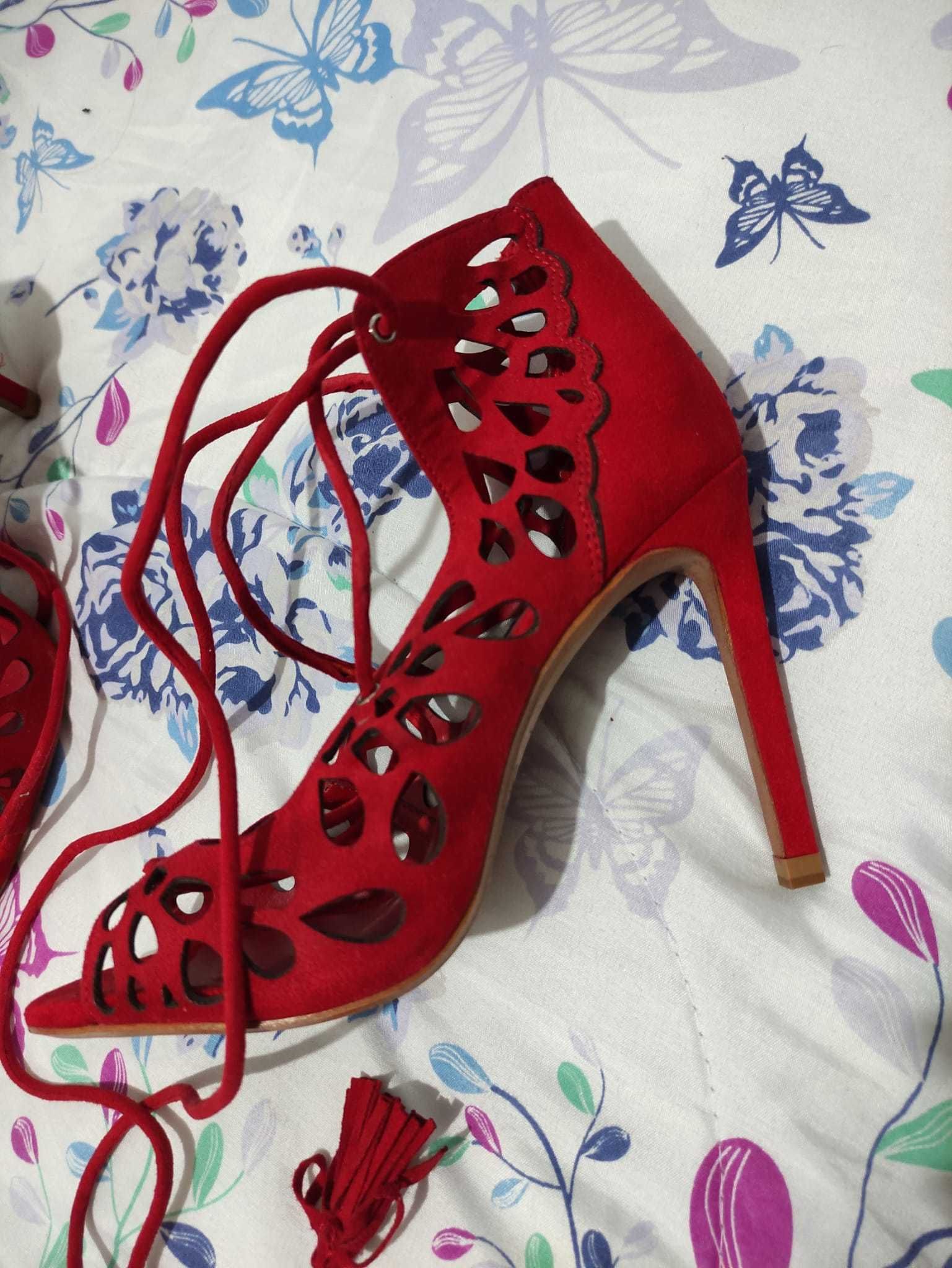 Sapatos Zara, vermelhos, novos, 35