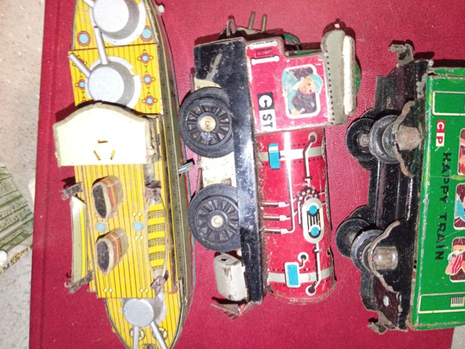 3 brinquedos comboio e braco antigo
