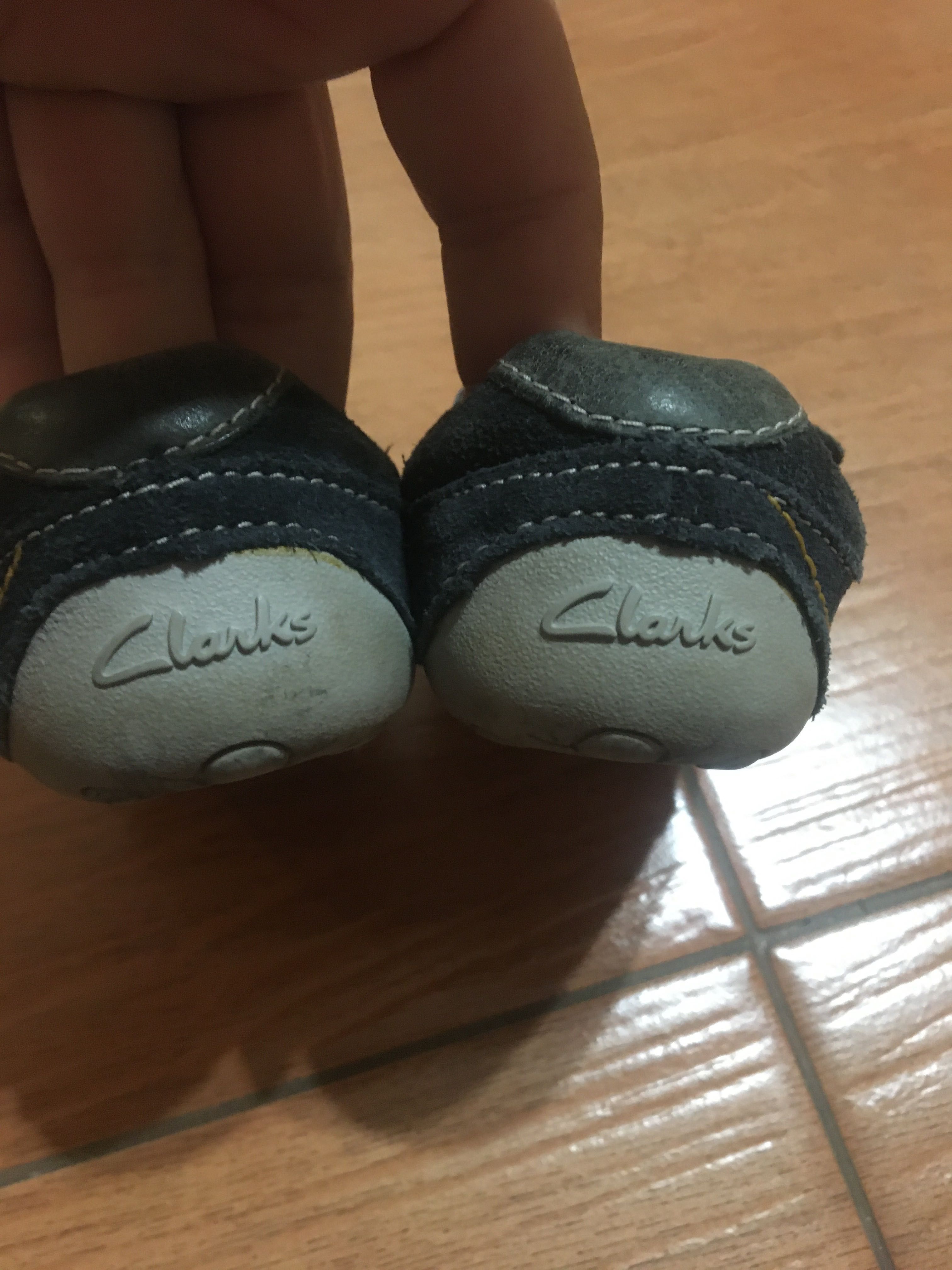 Кросівки Clarks 21 розмір на хлопчика 1-2 рочки б/в