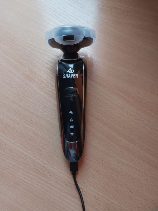 Golarka męska ładowana przez USB.