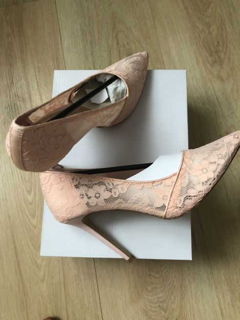 Кружевные туфли на каблуке Miss Selfridge из ASOS