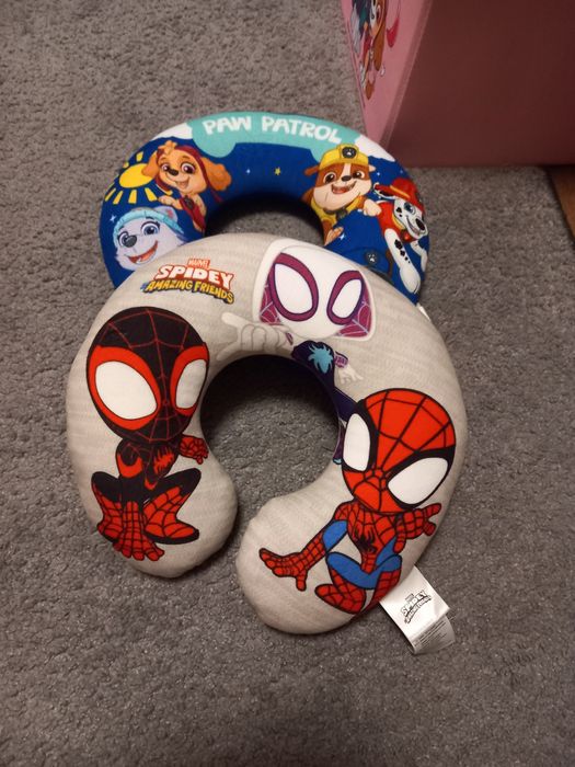 Poduszka zagłówek  rogal do auta do wózka spider i psi patrol
