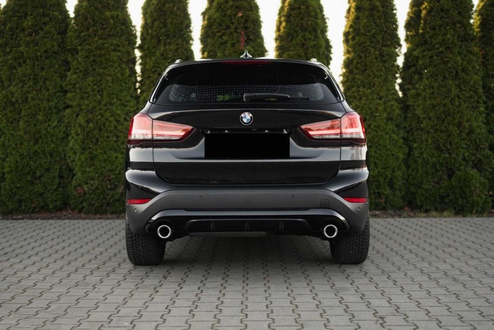 2020    BMW    X1