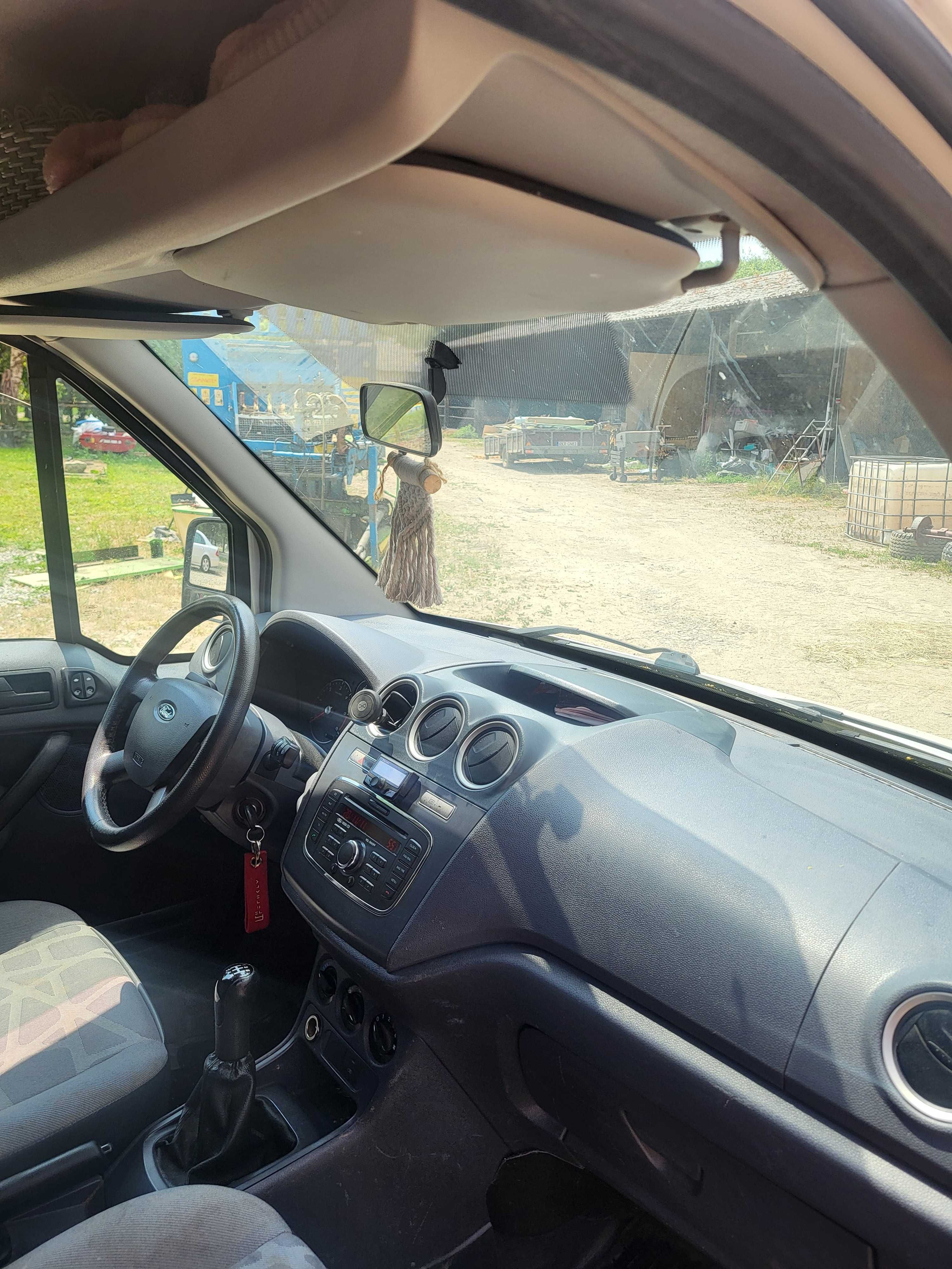 Ford Transit Connect (bez rdzy)