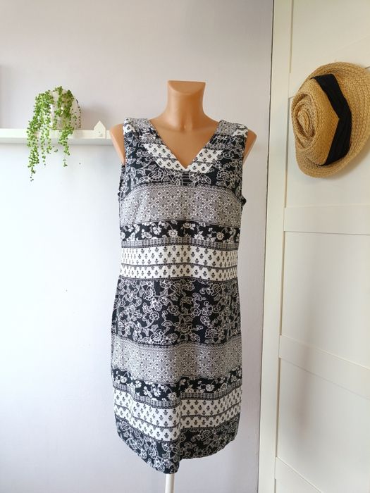 Peacocks letnia sukienka len wiskoza biało-czarna wzory V-neck casual