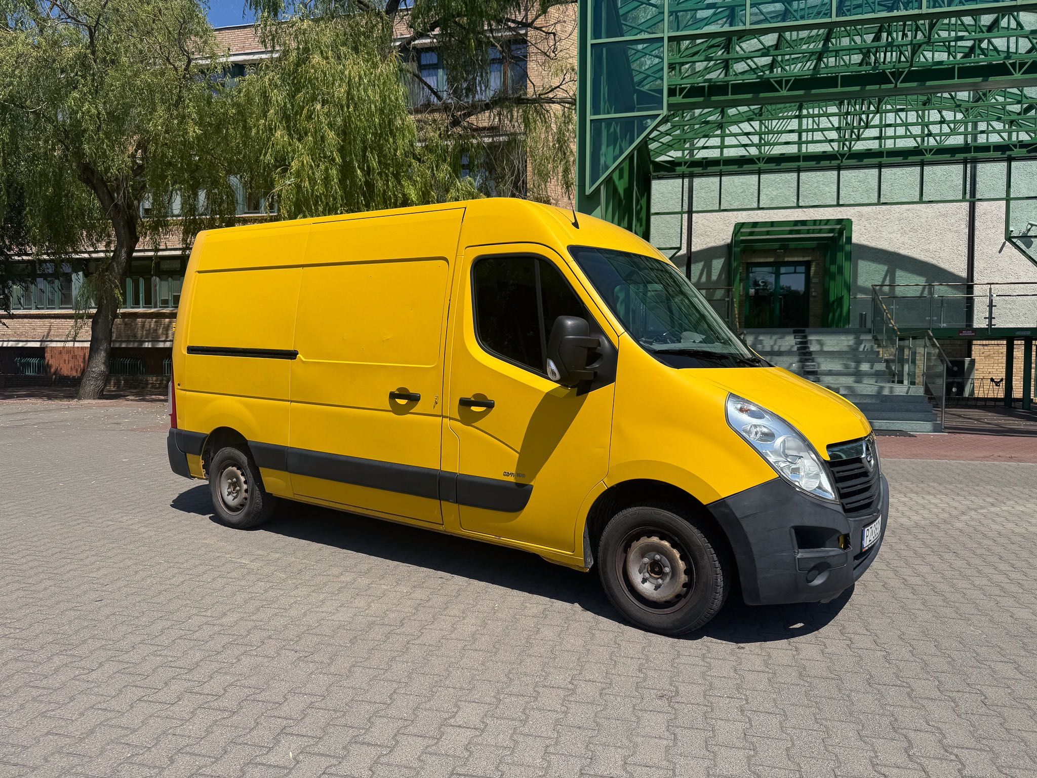 Opel Movano L2H2 2011r