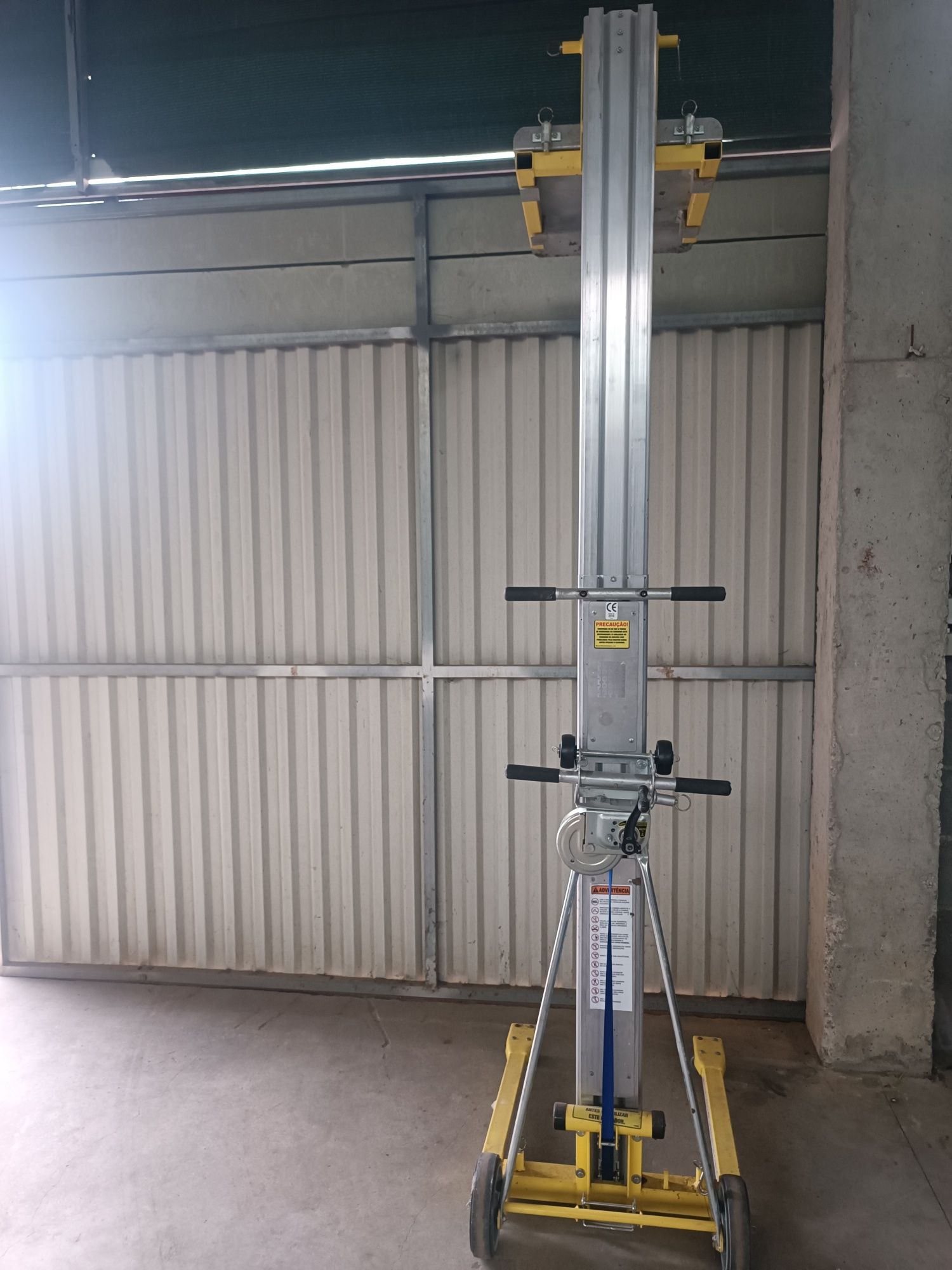 Empilhador stacker monta-cargas plantaformaporta-paletes manual ele