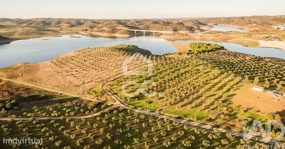 Terreno em Amieira E Alqueva de 8000,00 m2
