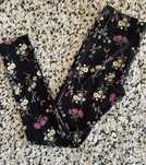 Dziewczęce legginsy w kwiaty nowe 158