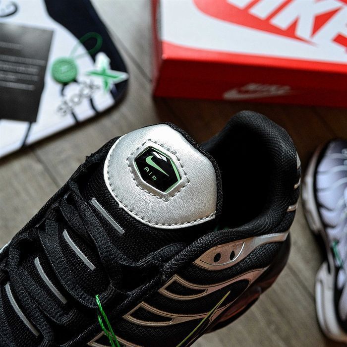 Мужские кроссовки Nike Air Max Plus Tn 'Black Silver Green Strike'