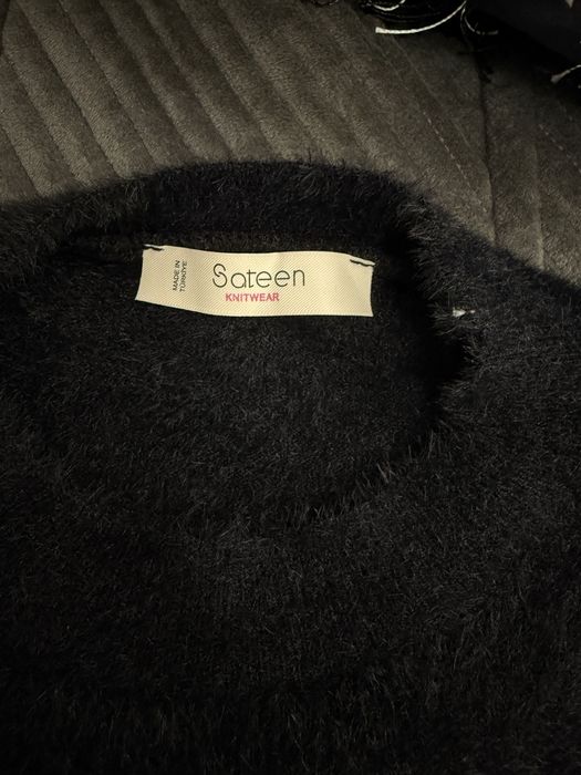 Свитер теплый укороченный