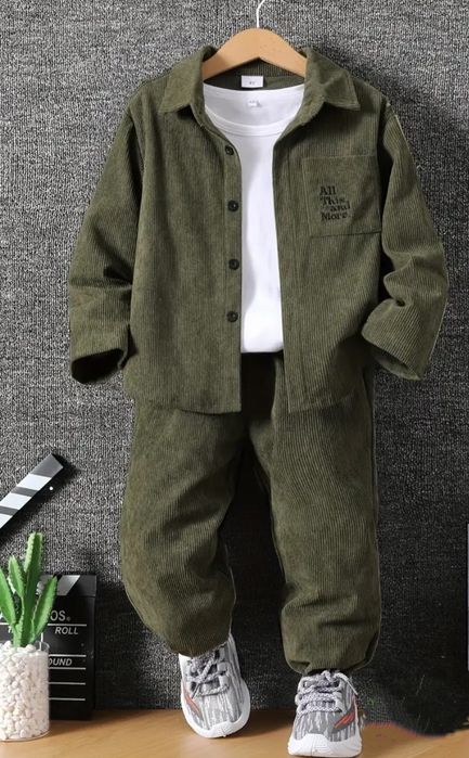 Дитячий вільветовий костюм