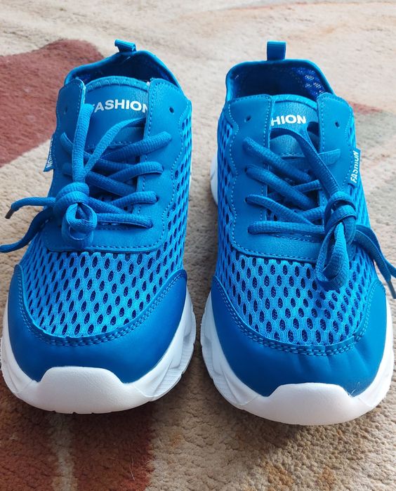 Nowe ,,adidasy,,rozm.43