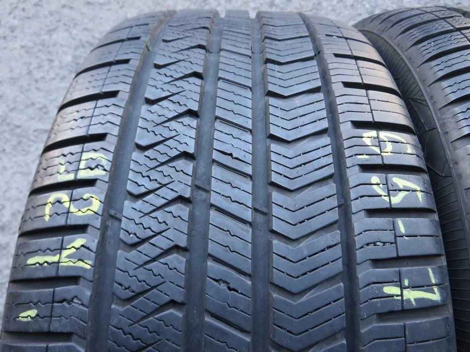 225/40 R18 92Y Vredestein Quatrac5 M+S 2штуки протектор 6.5-7 мм