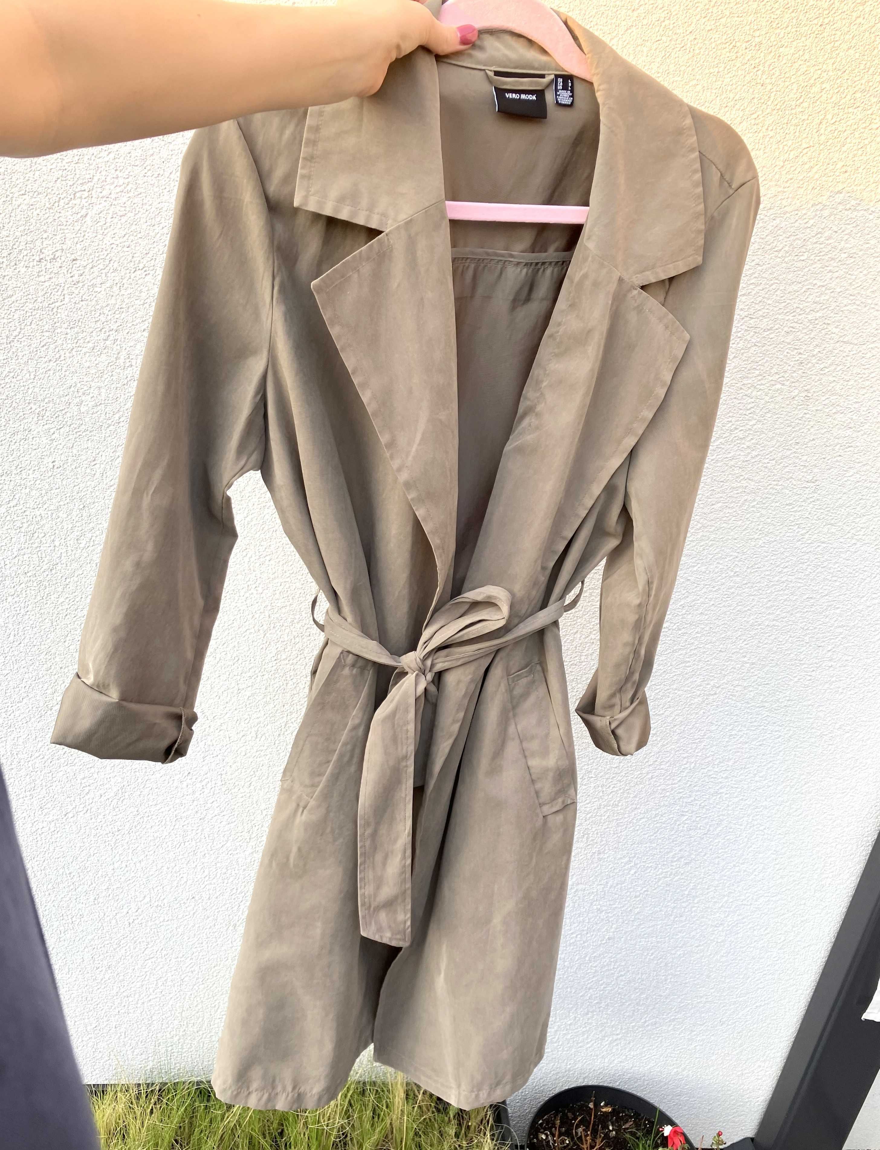 Wiosenny trencz Vero Moda khaki L basic płaszcz