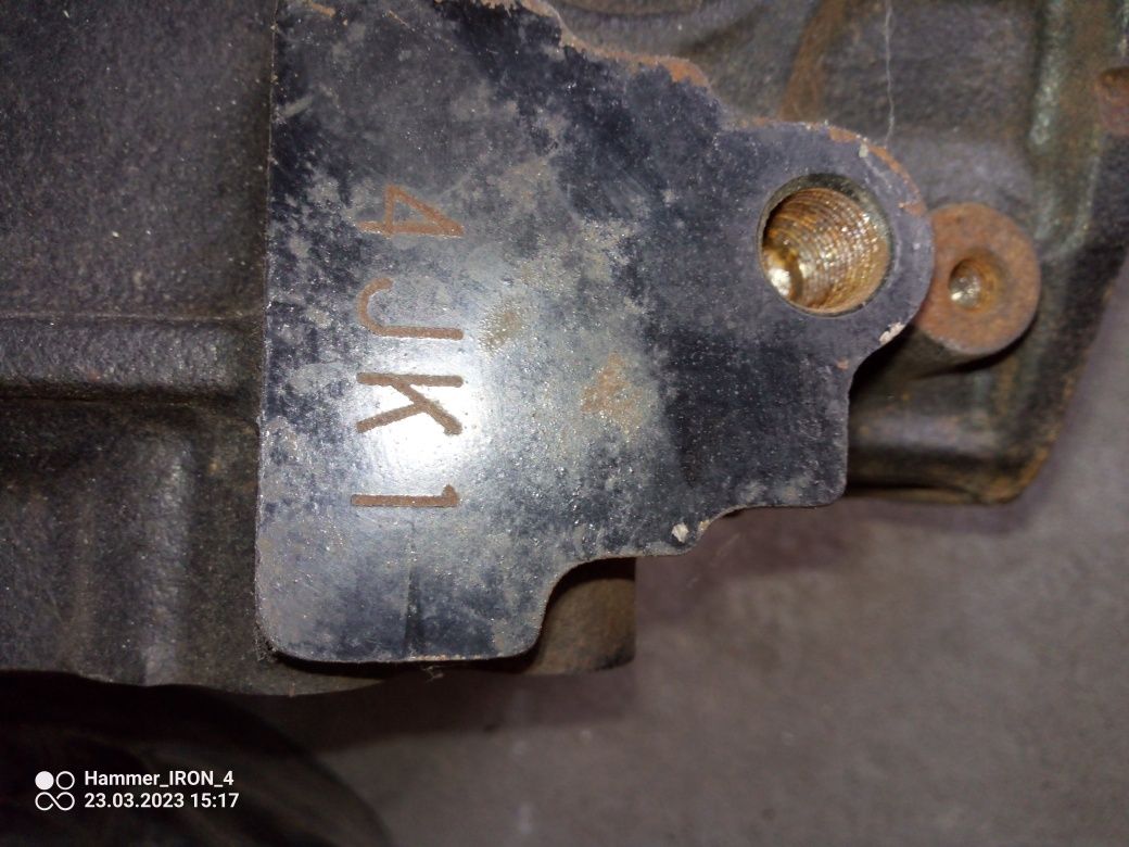Isuzu d-max 2.5  .4jk1 blok silnika