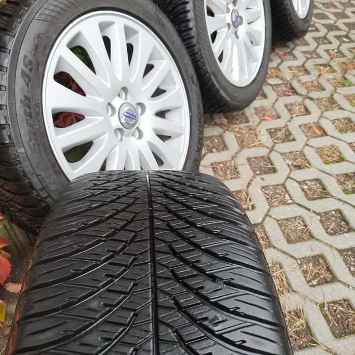 Felgi alu 17 z oponami 225/50/17 wielosezonowe.