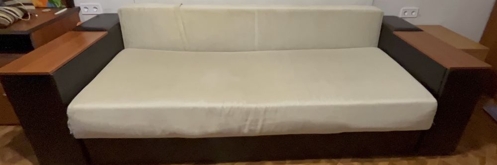 Продам диван з двома подушками б/у