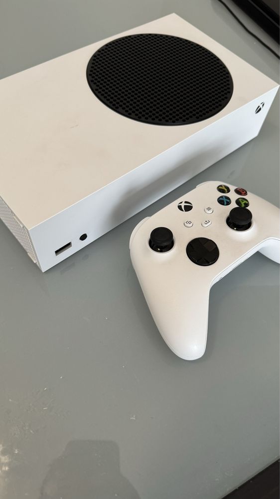 Xbox Series S (FC 24 e GTA V inclusos)