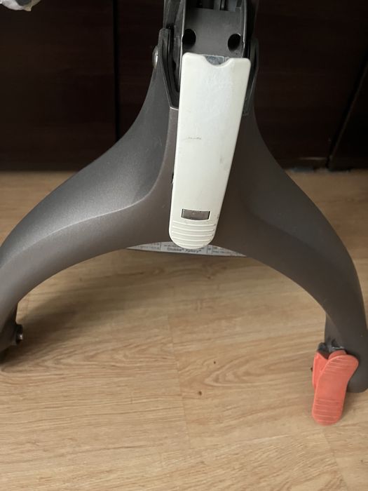 Stelaż Stokke Xplory V4 z kierownicą