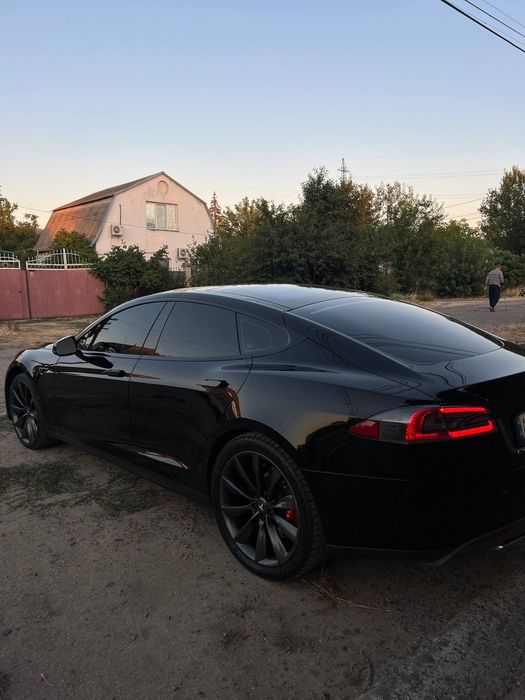 Продам Tesla model s P85 perfomance