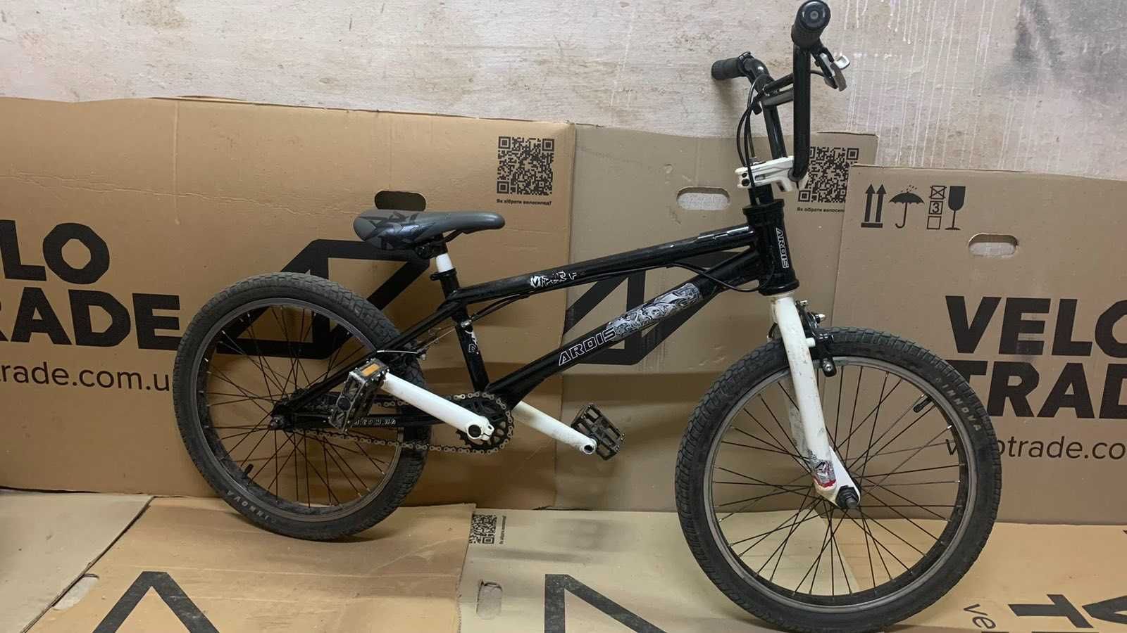 Велосипед BMX Ardis 20" чорно-білий