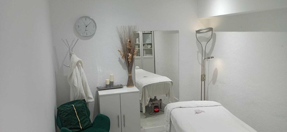 Aluga-se 1 ou 2 salas de salao de estetica em Cascais