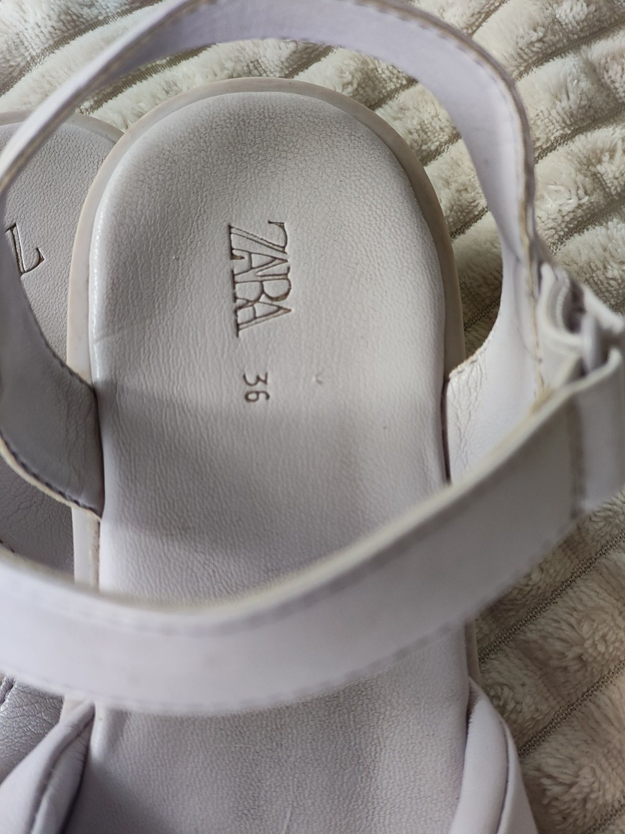 Sandałki dziecięce Zara 36