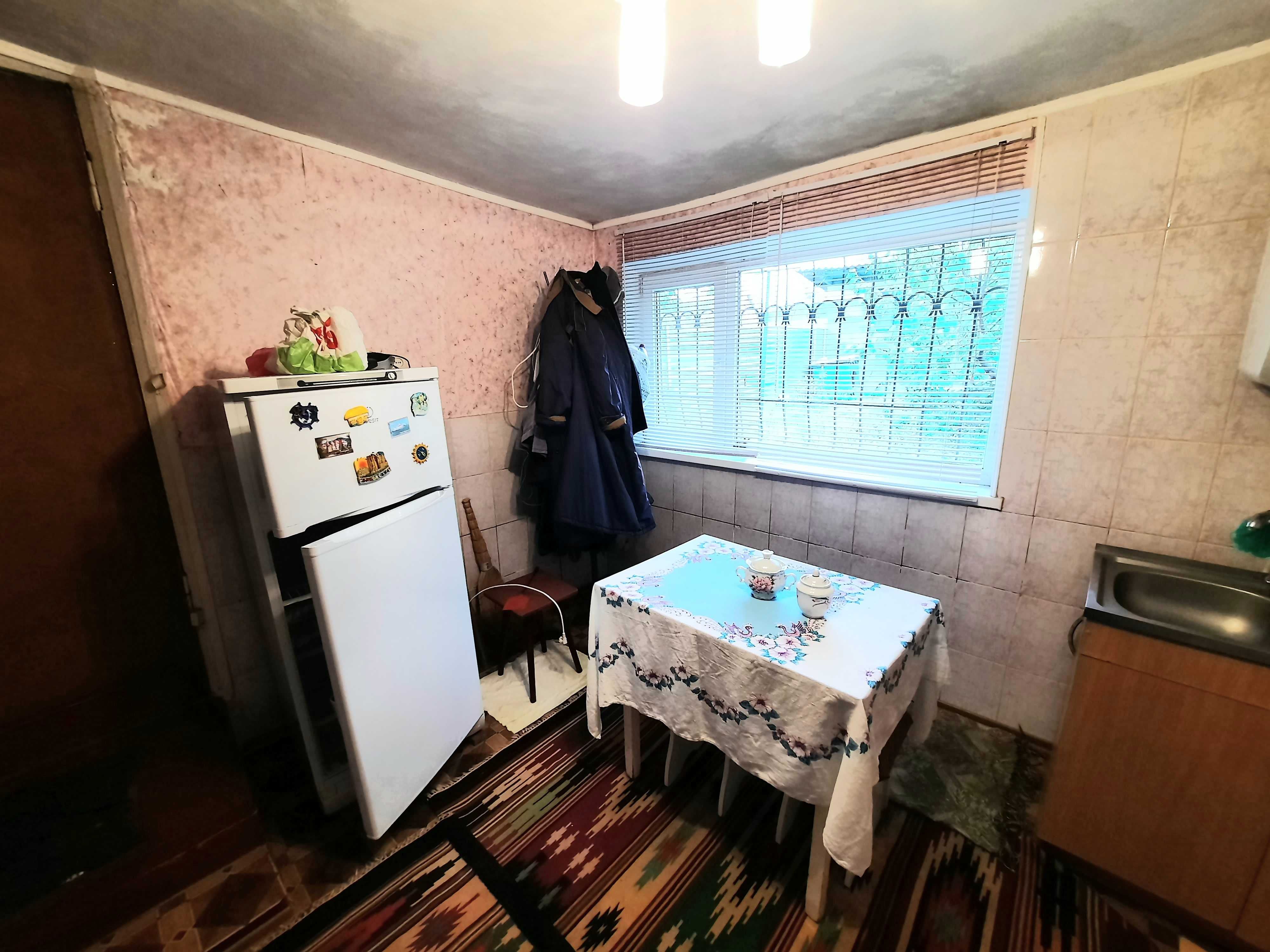 ПРОДАЖ 1/2 частини будинку в районі школи № 35 (М)