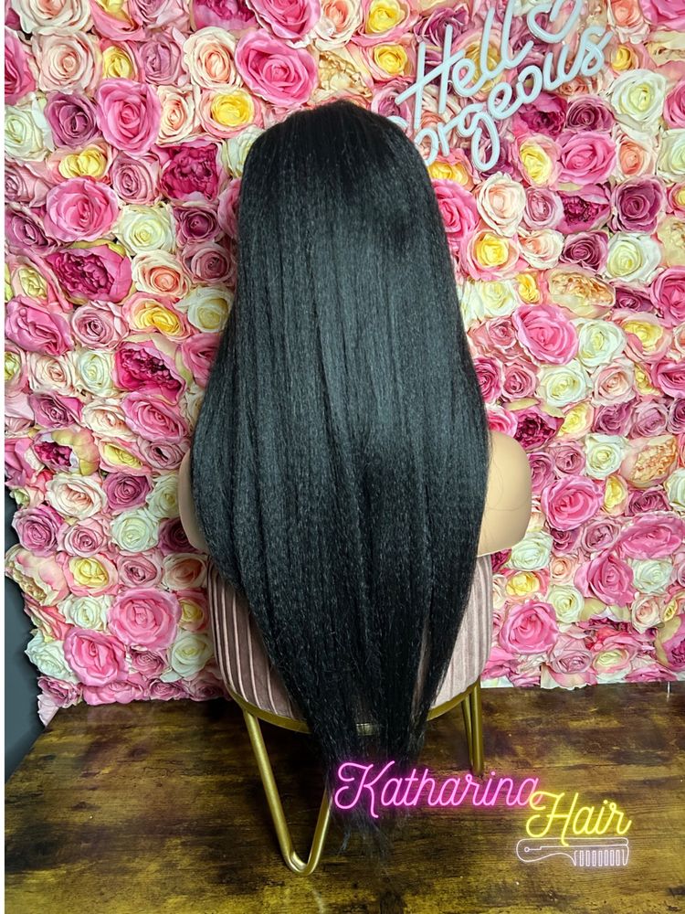 Peruka ciemna na siatce lace front karbowana wig