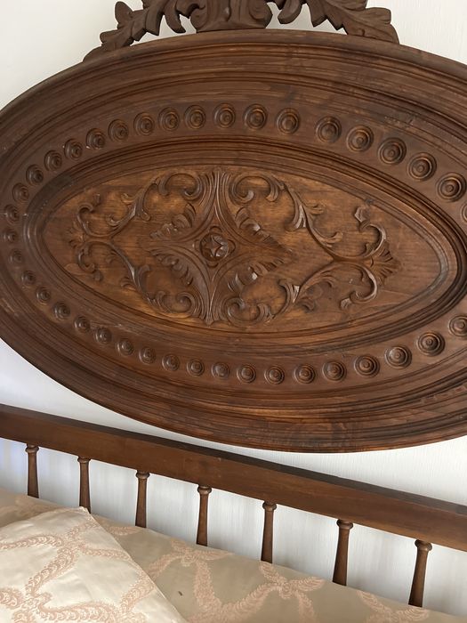 Cama de estilo linda. Nova