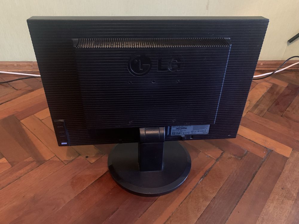 Монитор LG Flatron L204WT - BF