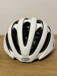 Kask Bell Stratus Mips 55-59cm 290gr biały