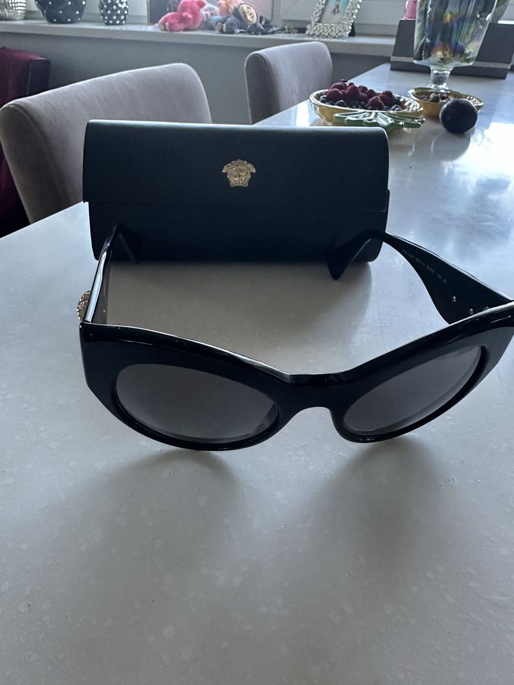 Eleganckie okulary przeciwsloneczne Versace