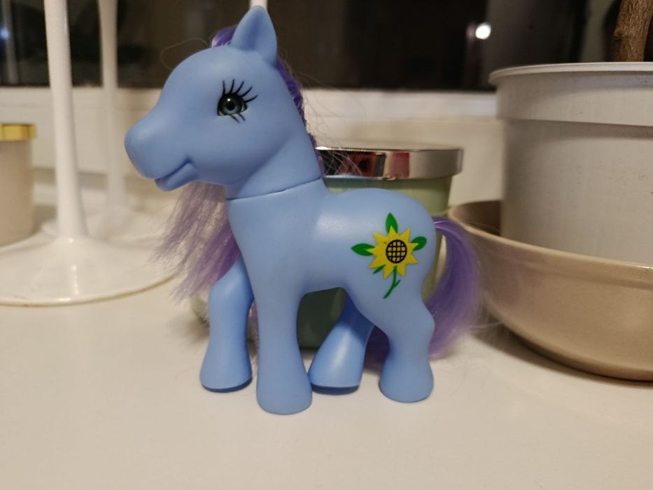 Продам фігурку  поні