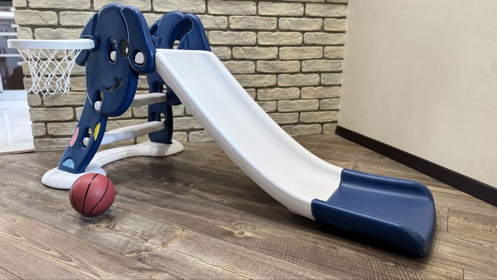 Гірка дитяча (стан нової)