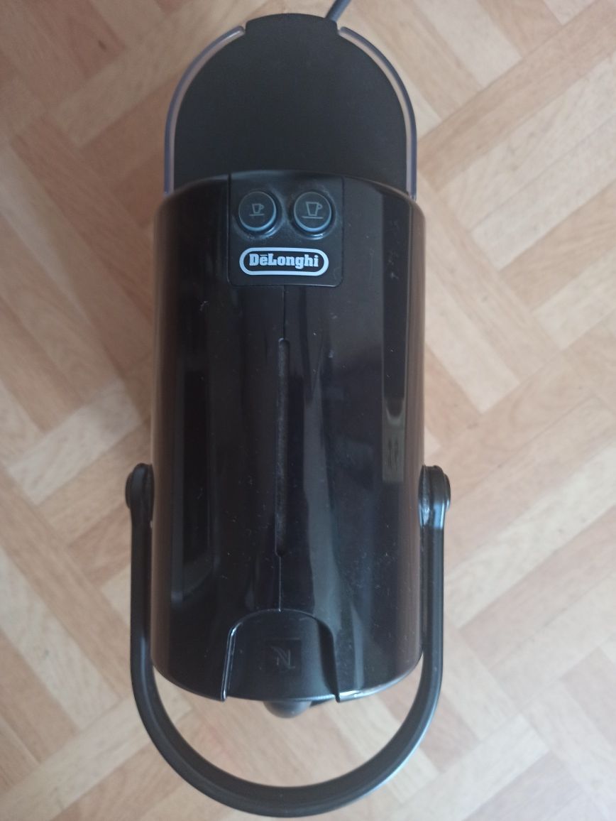 Express kapsulkowy DeLonghi