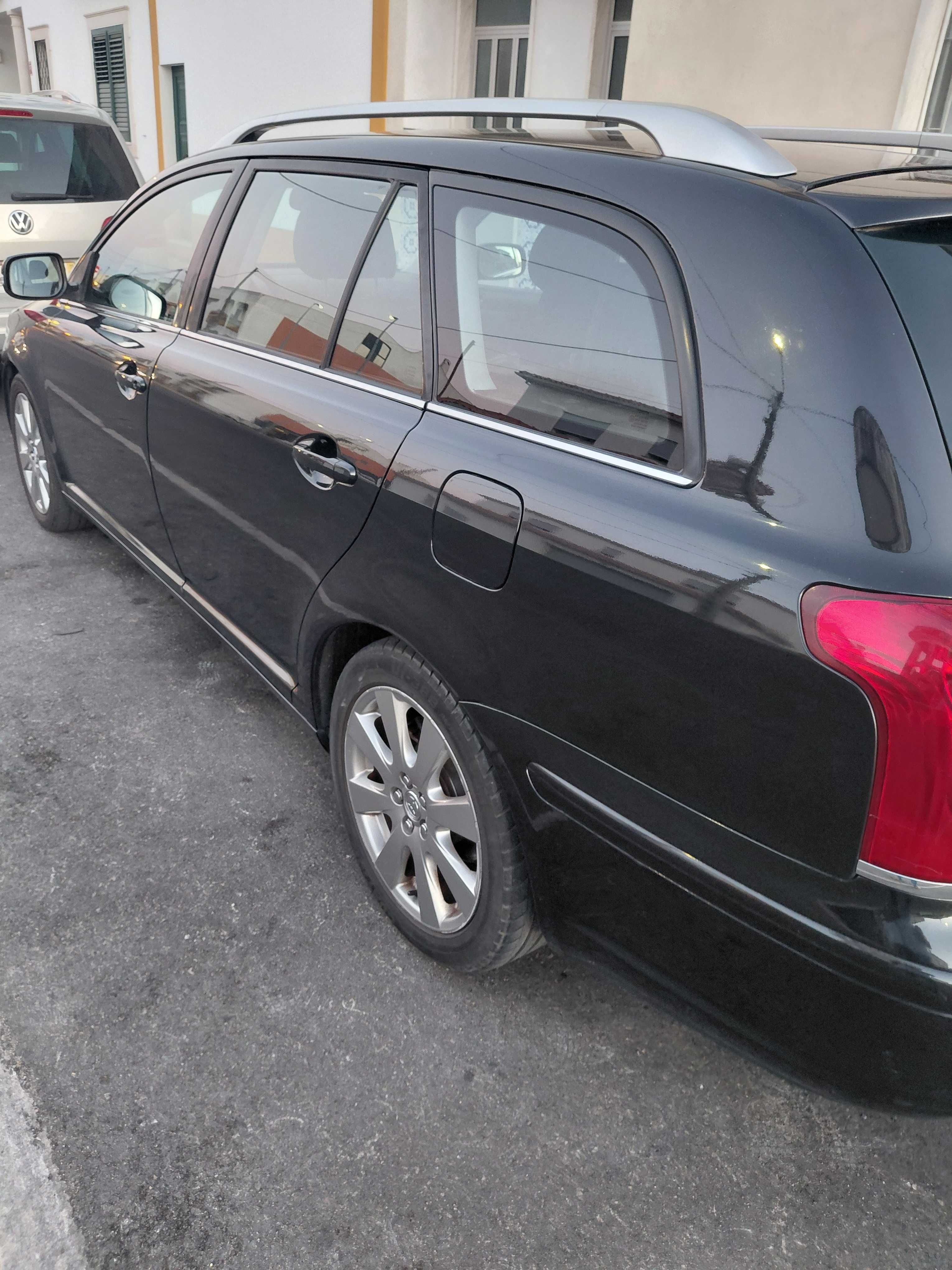 Toyota  avensis  carro único