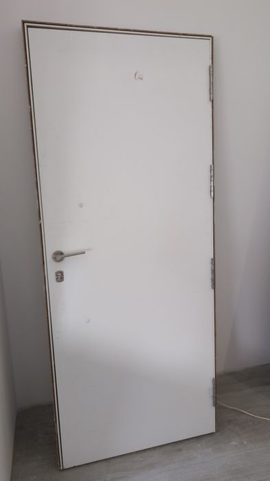 Porta blindada branca