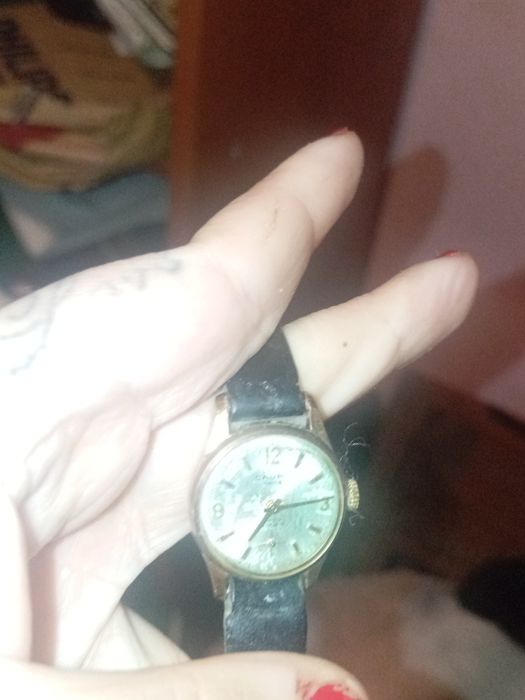 Relógio canuy pequeno não sei funciona