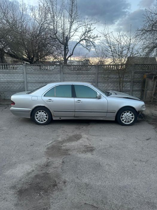 Продам Мерседес W210