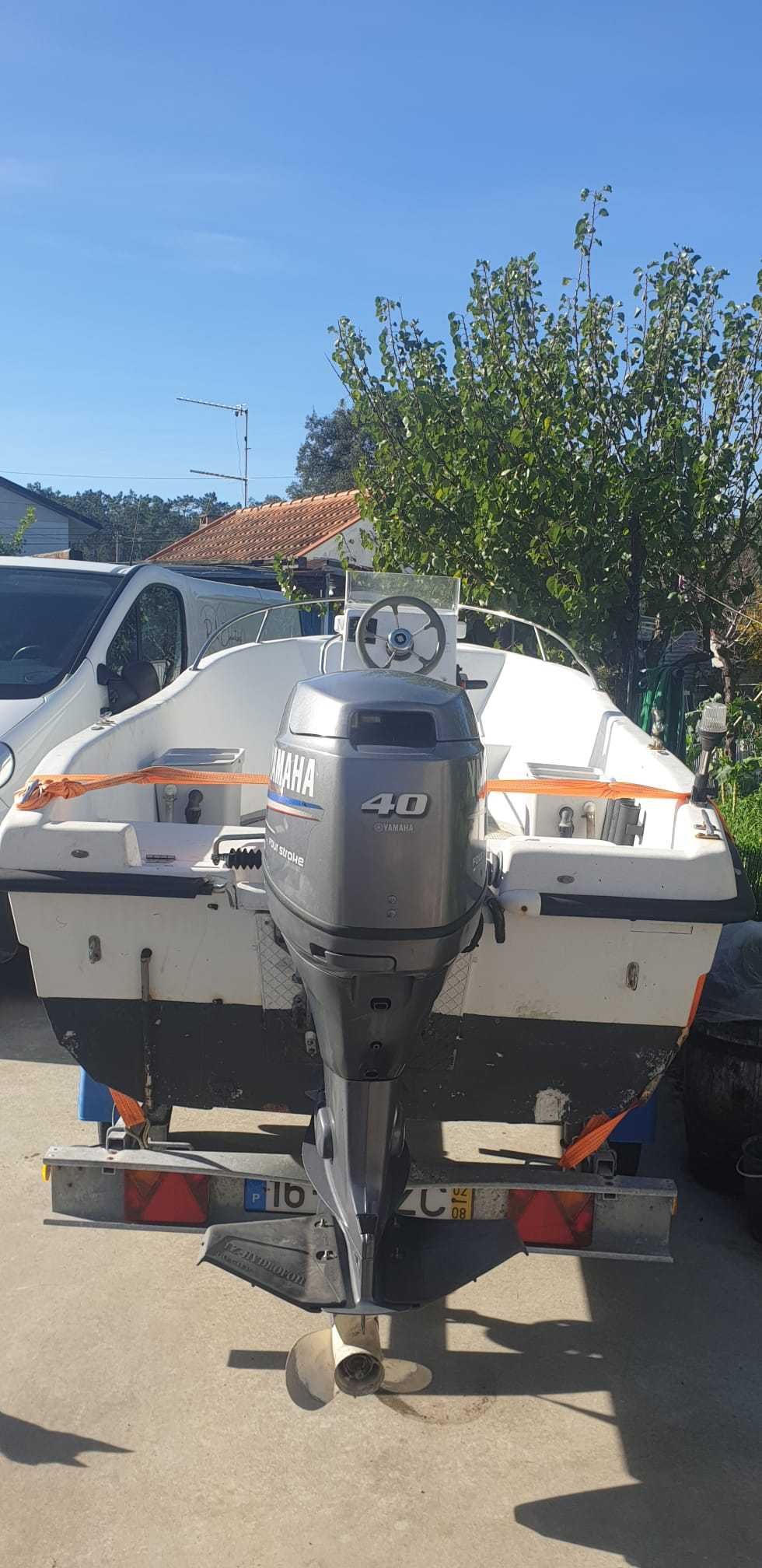 Barco em ótimo estado