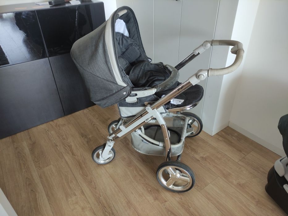 Conjunto Bébécar Carrinho Ovo Alcofa Base Isofix