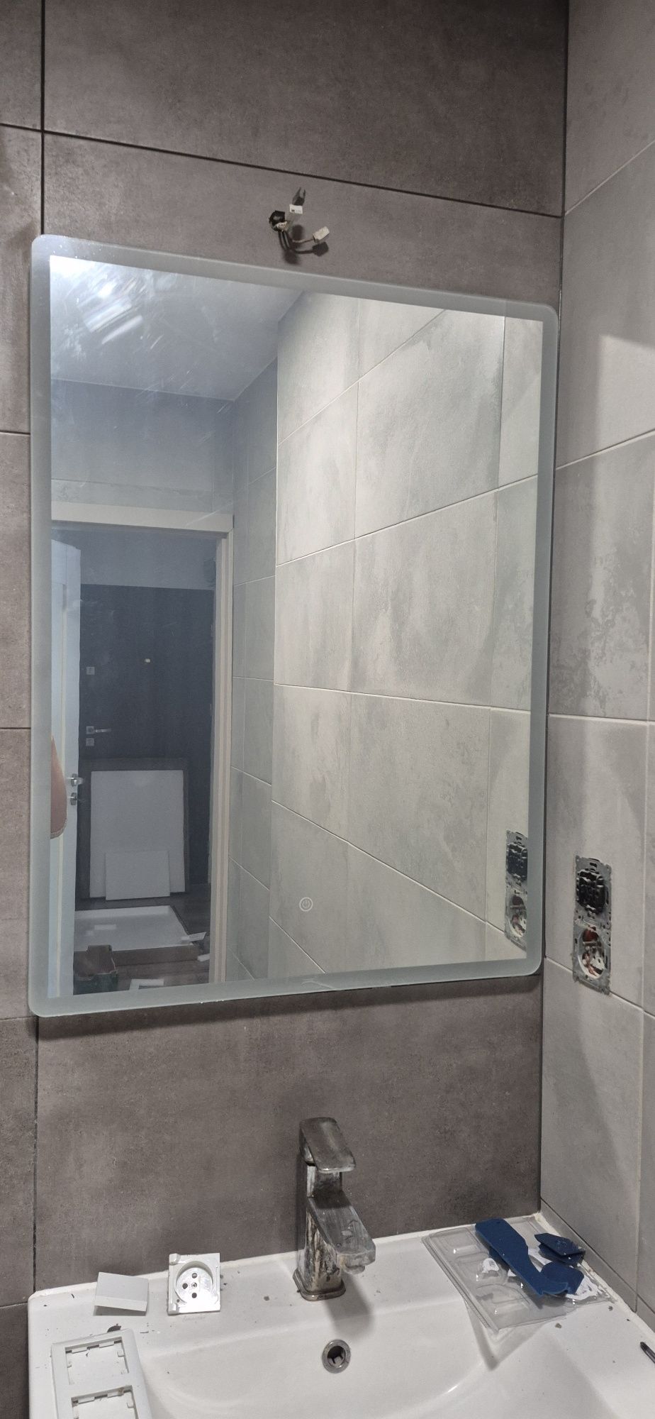 lustro z oświetleniem nowe 50x70